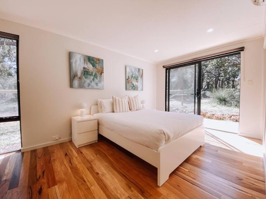 Wren Studio - Private One-Bedroom Studio Nestled In Bushland Яллингап Экстерьер фото